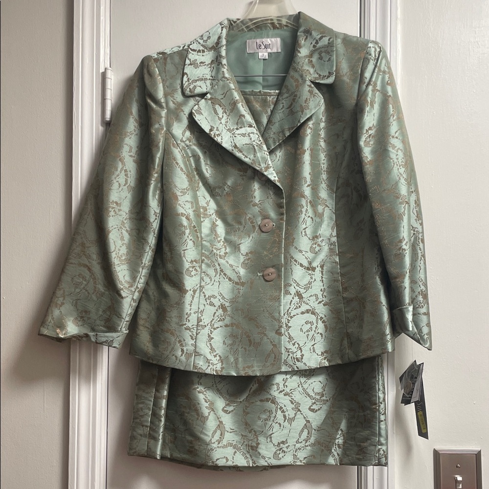 Le Suit Mint Green Floral Skirt Set